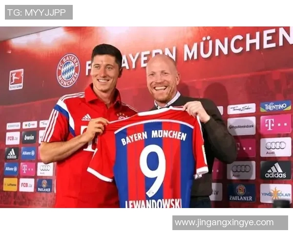 莱万多夫斯基：波兰足球明星的辉煌历程与传奇成就解析