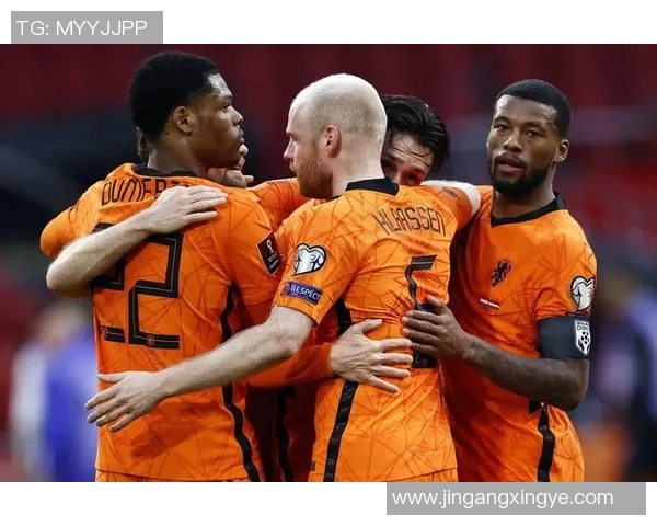 荷兰与英国足球明星的辉煌历程与传奇对决解析