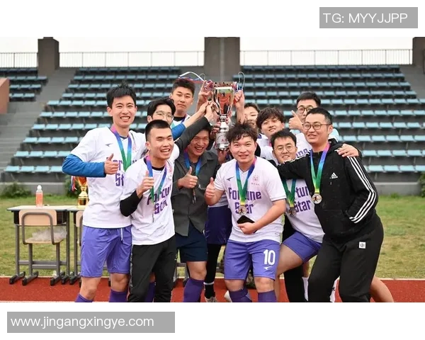 足球与娱乐的交汇点明星们的精彩瞬间混剪合集 足球与娱乐的交汇点明星们的精彩瞬间混剪合集